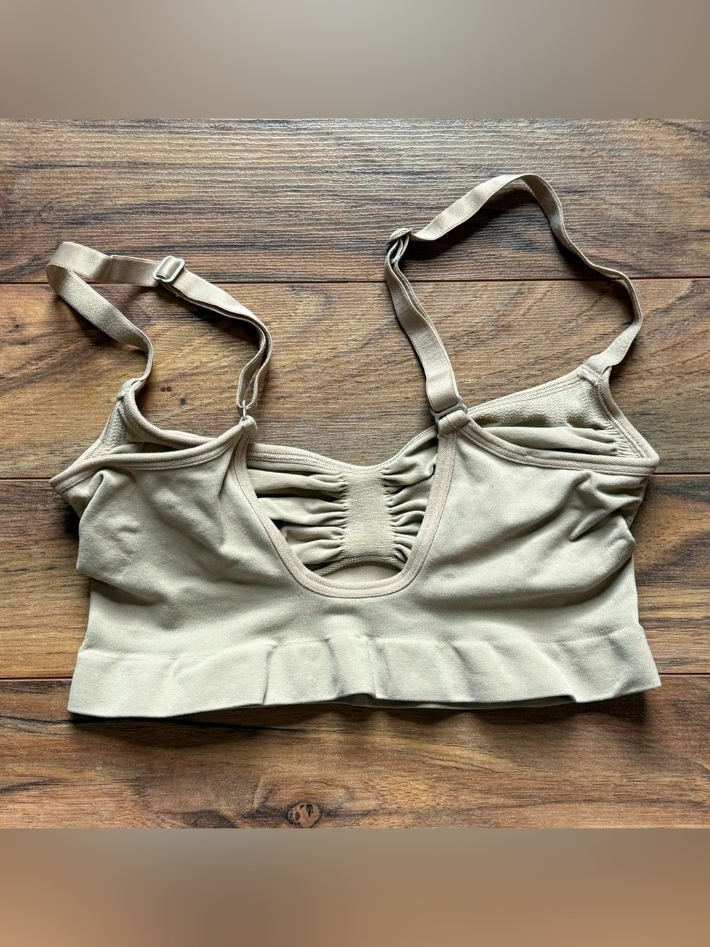 SKIMS seamless sculpt bralette - Picture 2 of 4